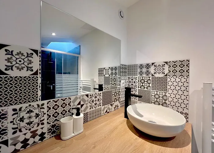 La Tropezienne, Charme Et Confort Au Coeur Du Gard Apartamento